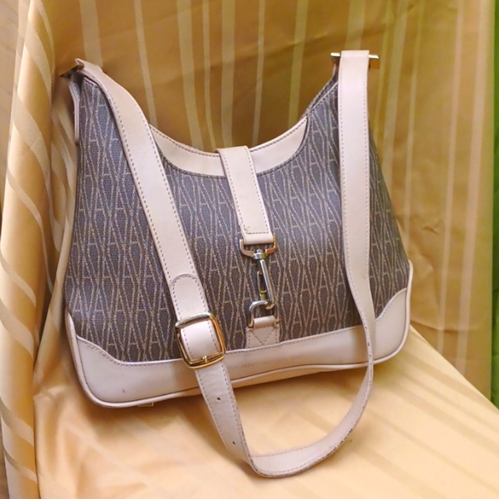 Adrienne Vattasini purse